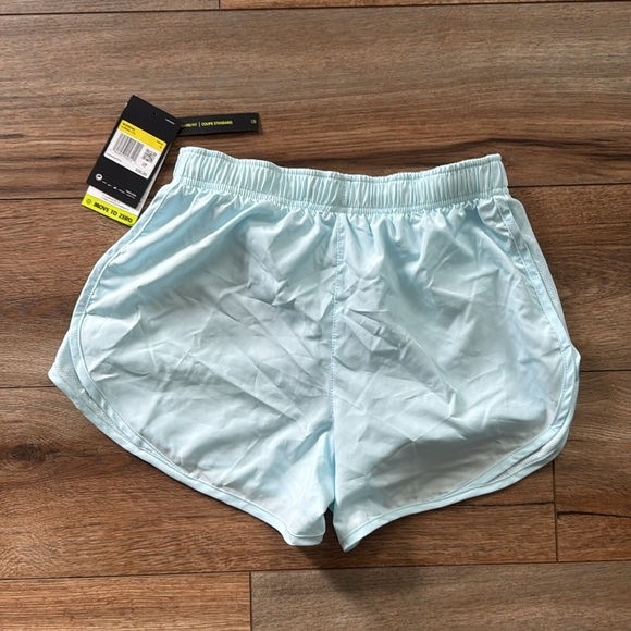 NWT Nike standard fit running shorts - Picture 2 of 2